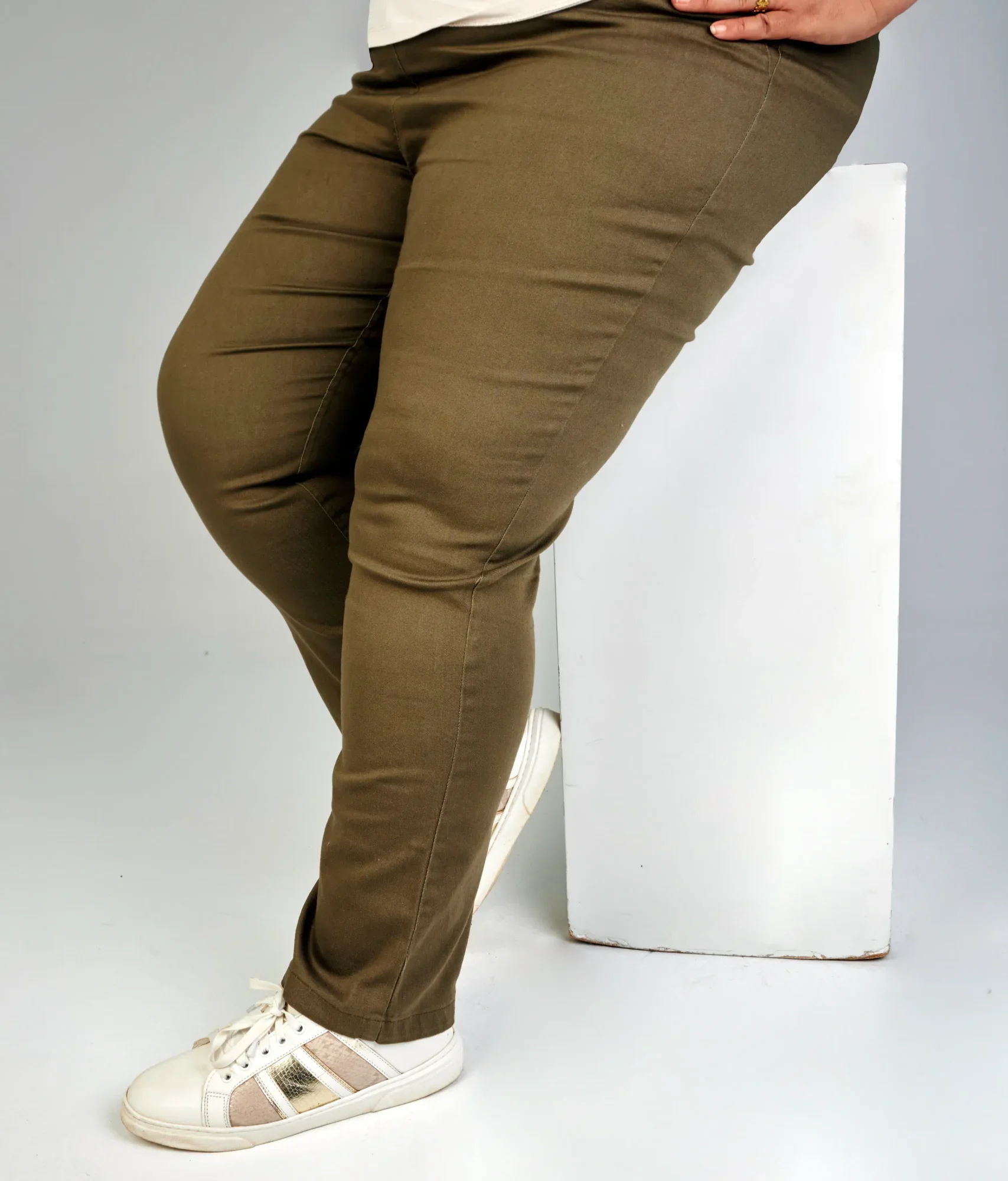 بنطلون سليم ليكرا زيتى