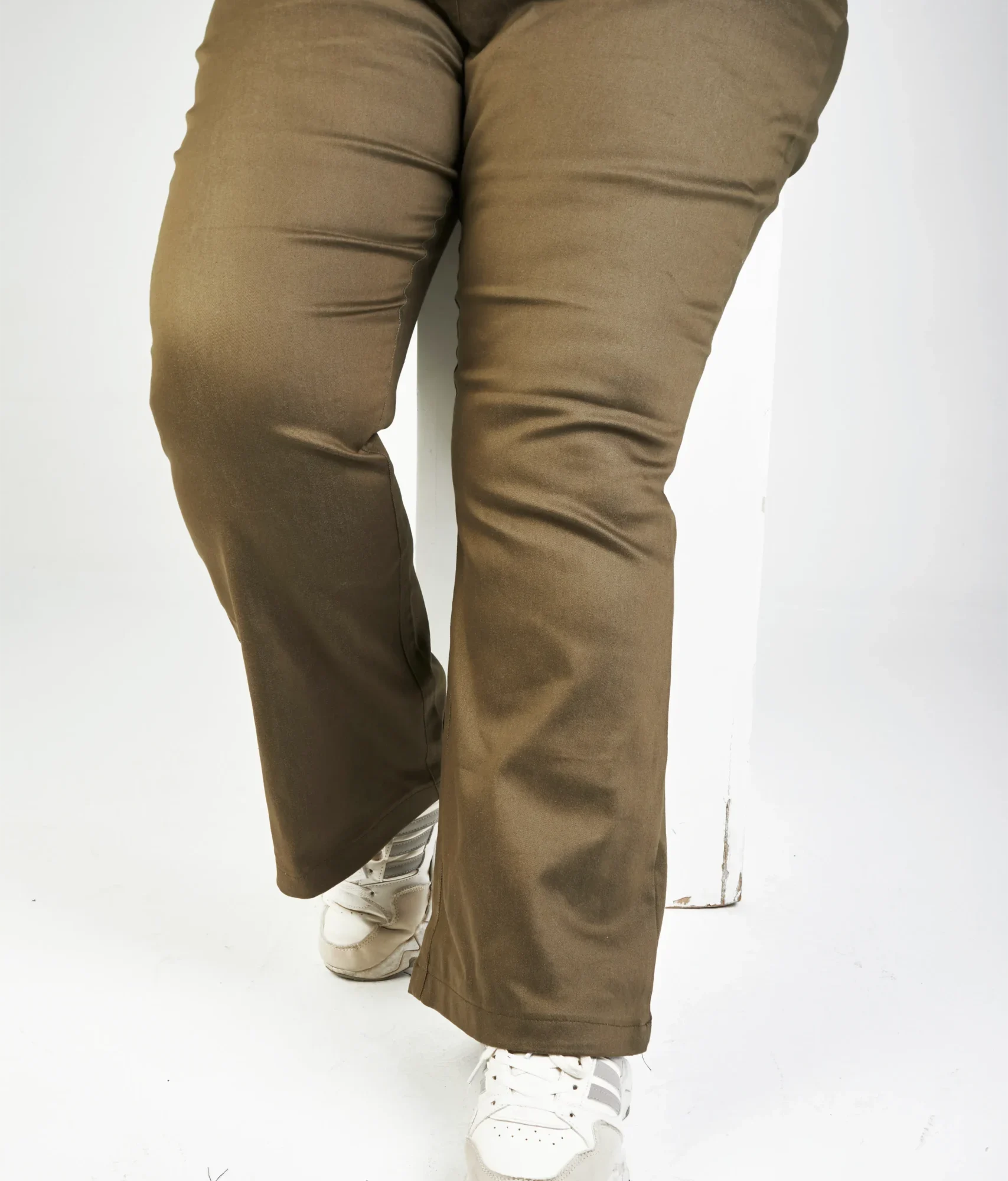 بنطلون شارلستون على ضيق زيتى